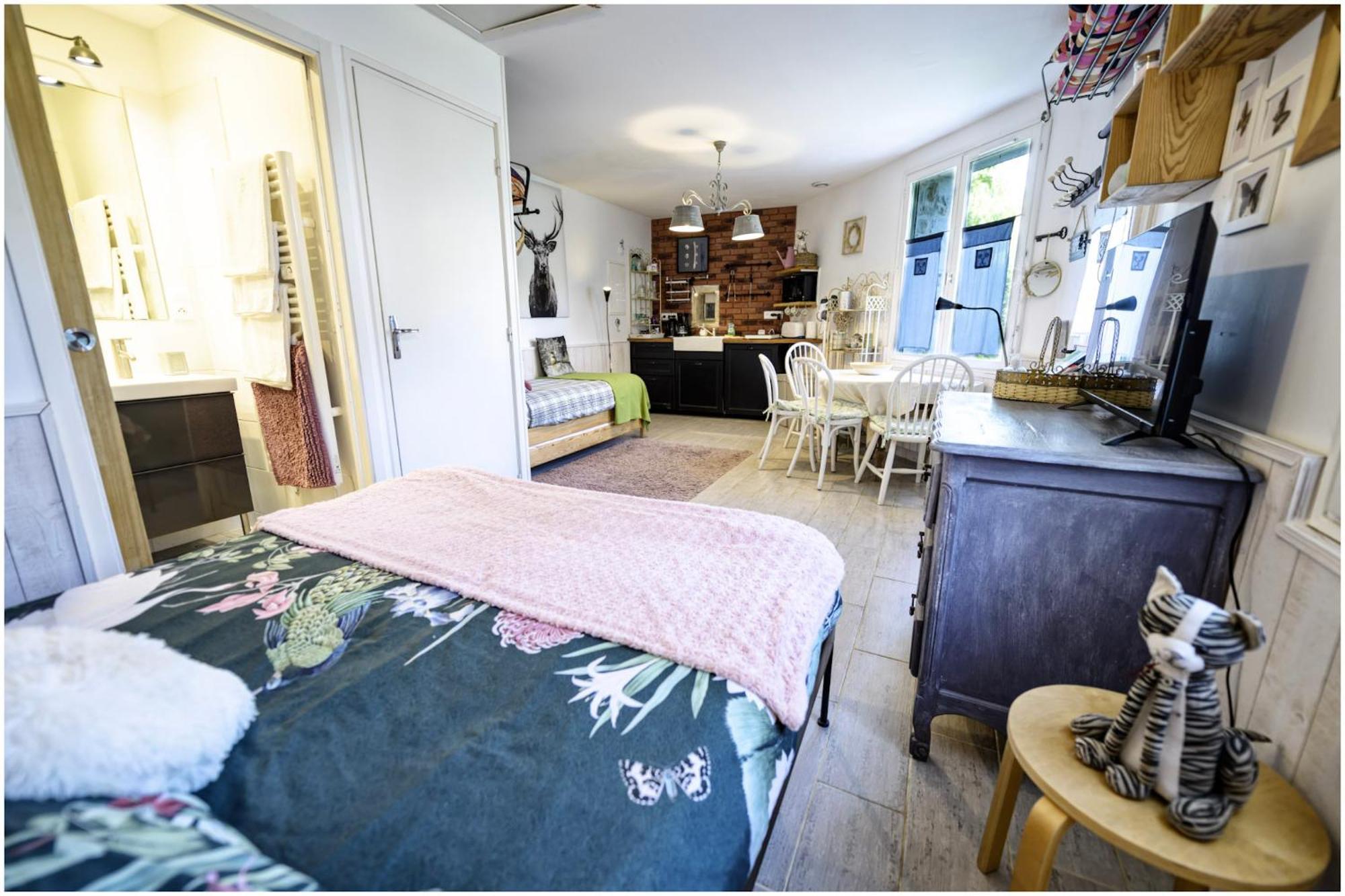 Les 2 Gites Des Chambres De Capucine Carcagny 部屋 写真