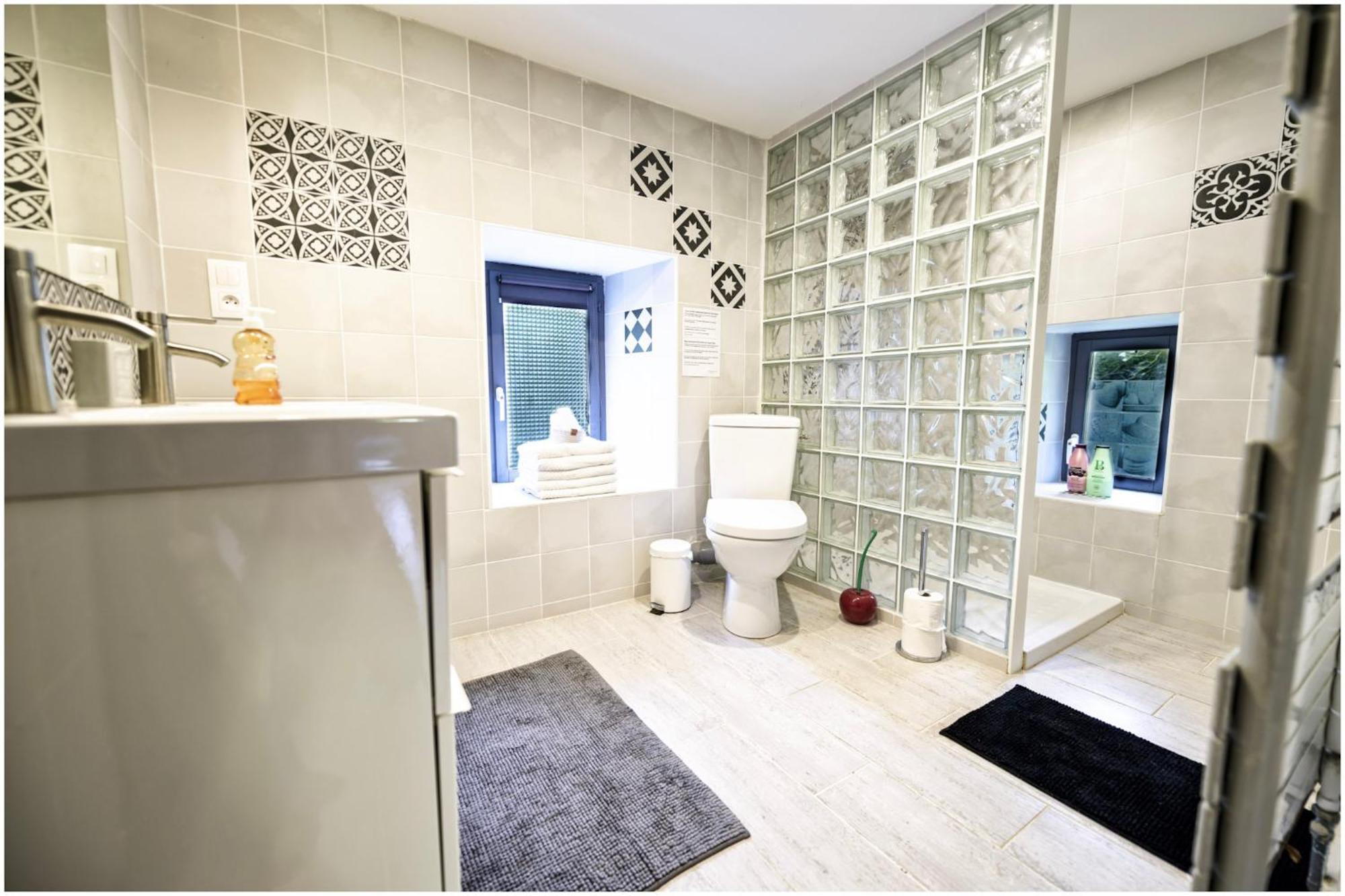 Les 2 Gites Des Chambres De Capucine Carcagny 部屋 写真